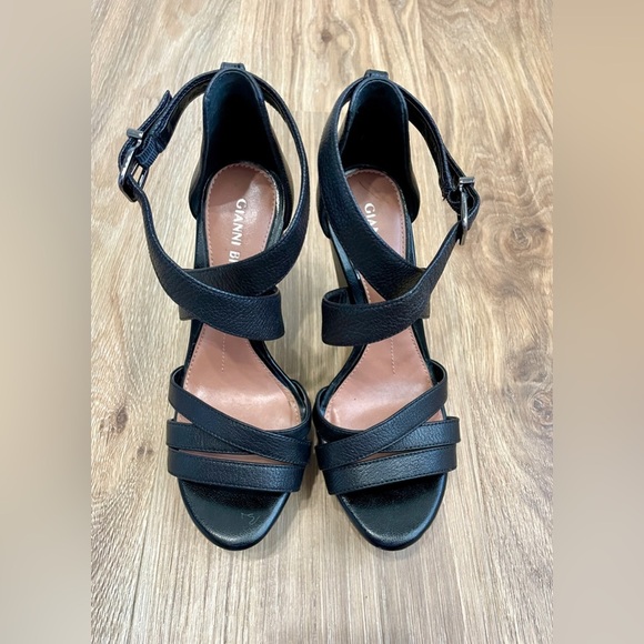 Gianni Bini Black Leather Wedges - 6M EUC - Picture 1 of 5